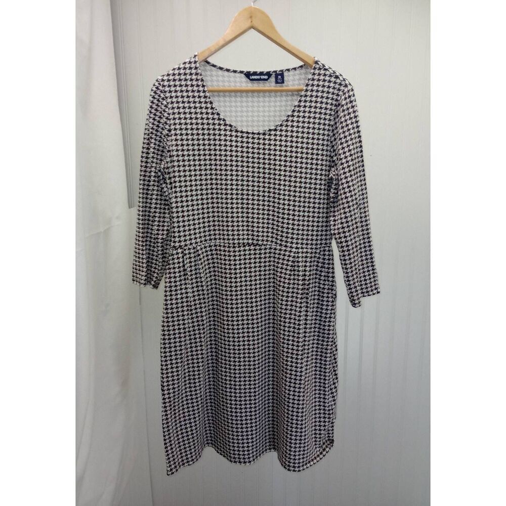Lands End, houndstooth Jersey dress. Size medium